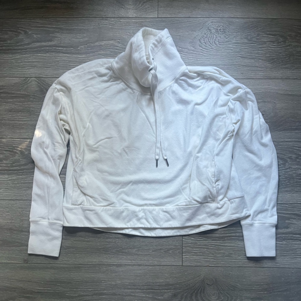 Sweaty Betty Cream Funnel Neck Long Sleeve Sweatshirt Size M Comfy Fall Cabin